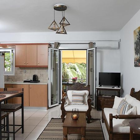 Aegina Town Apartment , With Private Parking מראה חיצוני תמונה