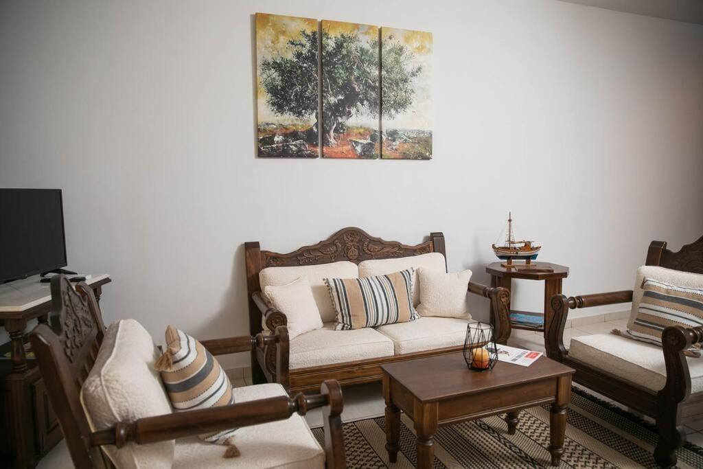 Aegina Town Apartment , With Private Parking מראה חיצוני תמונה