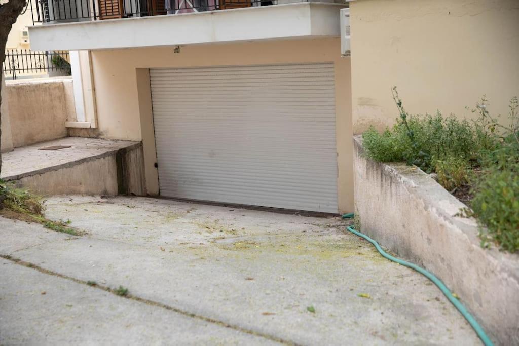 Aegina Town Apartment , With Private Parking מראה חיצוני תמונה
